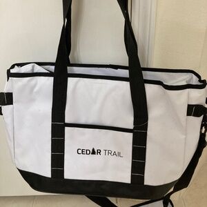 Cedar Trail Insulated 24 Can Cooler Bag